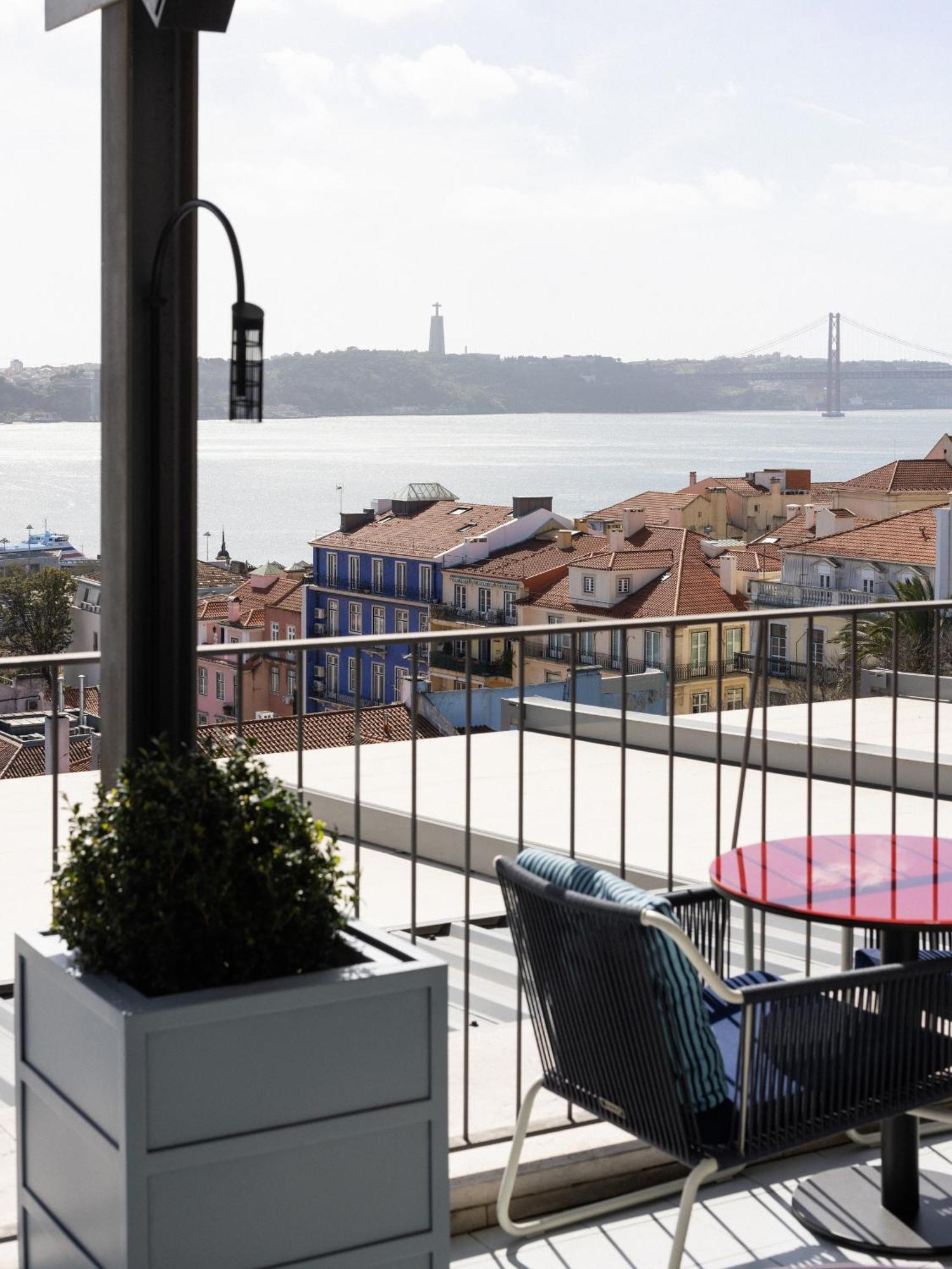 Bairro Alto Hotel Лиссабон Экстерьер фото