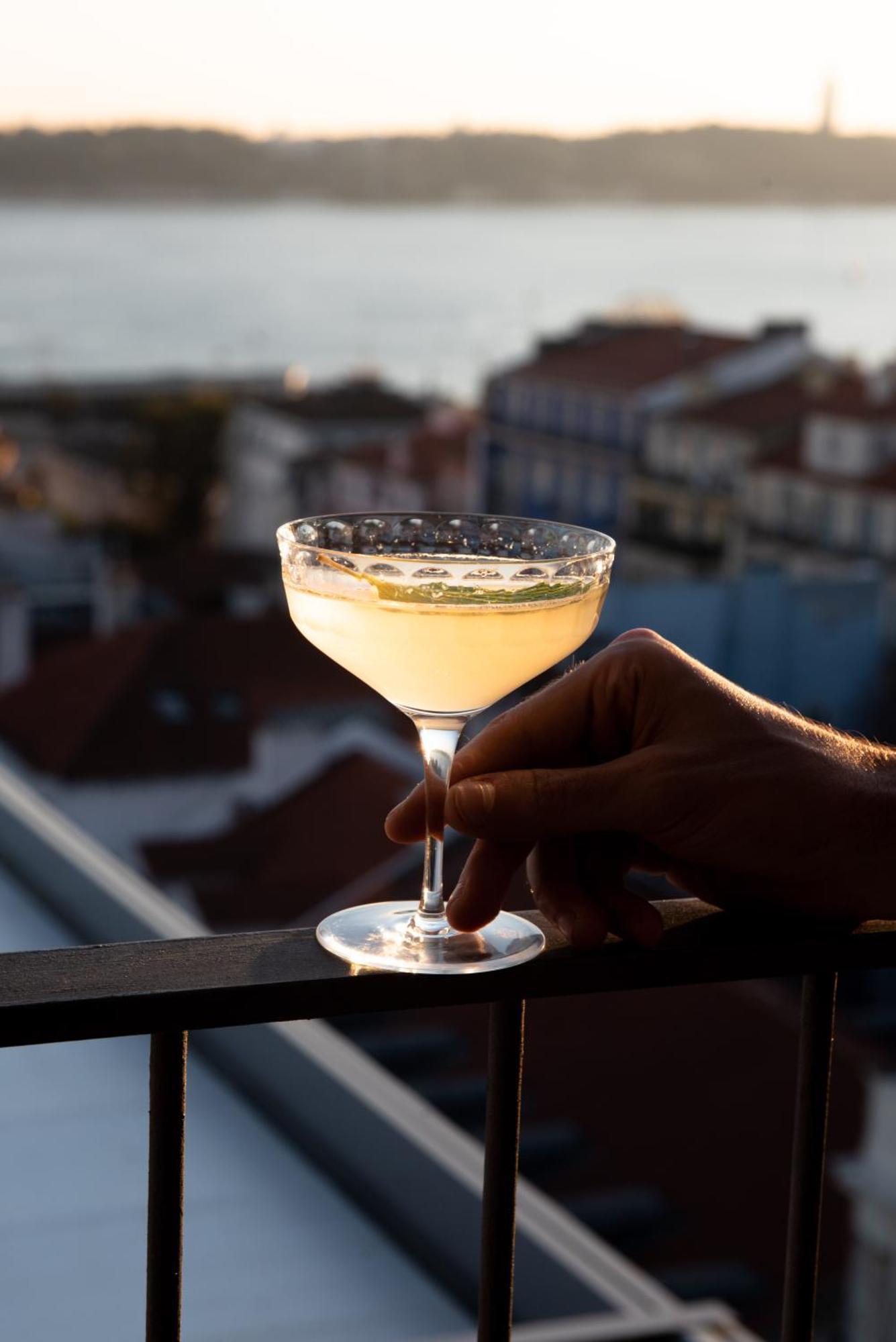 Bairro Alto Hotel Лиссабон Экстерьер фото